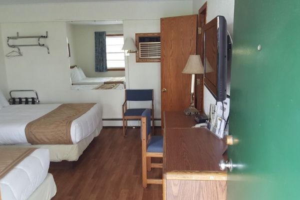 Budget Host Inn (Detroit Lakes)